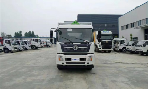 6.8米東風(fēng)天錦雷管運(yùn)輸車(chē) 