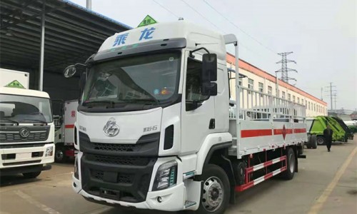 東風(fēng)柳汽6.8米氣瓶運(yùn)輸車(chē) 